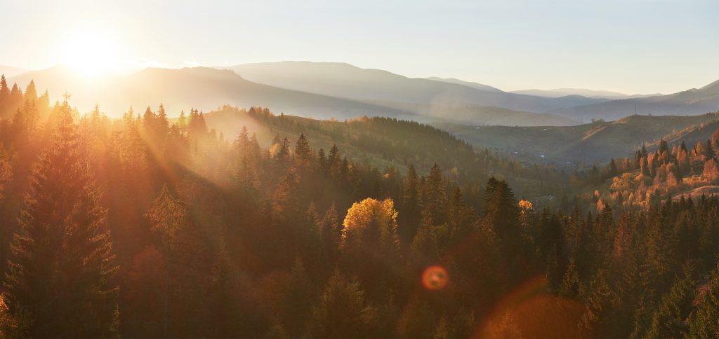 Sunrise over the Great Smoky Mountains symbolizing hope, renewal, and God’s faithfulness during difficult seasons. Striving through hard times.